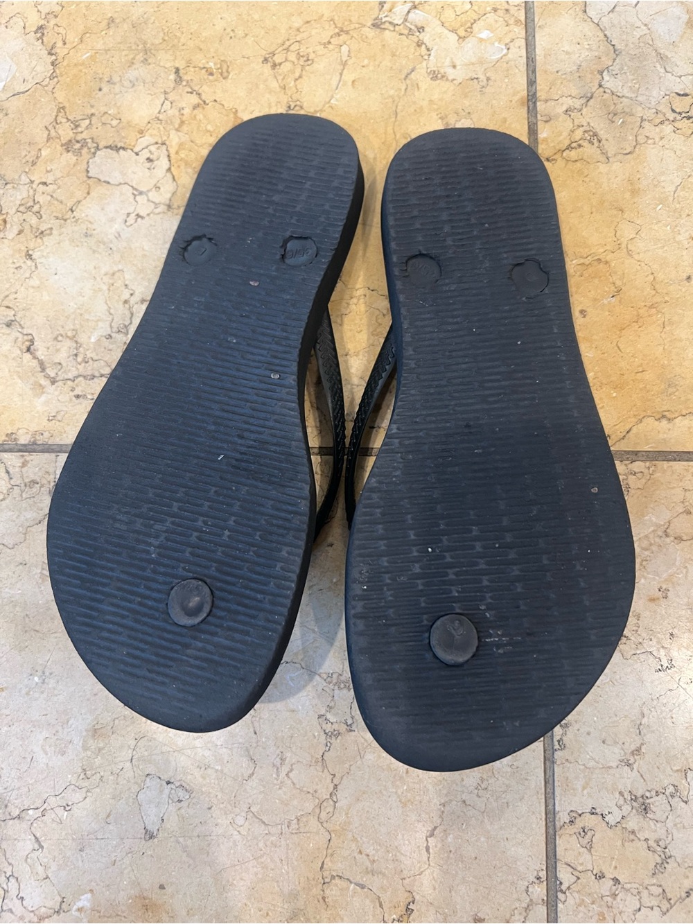 Havaianas Black Flip Flops with Light Brown Print - Picture 4 of 4
